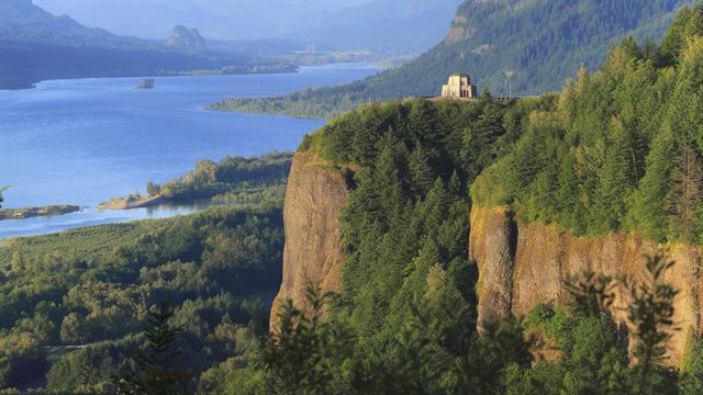 Vista House on Crown Point above the wide Columbia River Gorge, Oregon