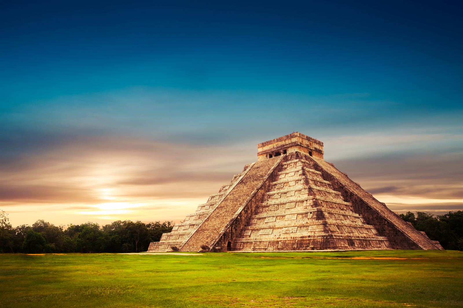 El Castillo pyramid at Chichen Itza at sunset, Yucatan