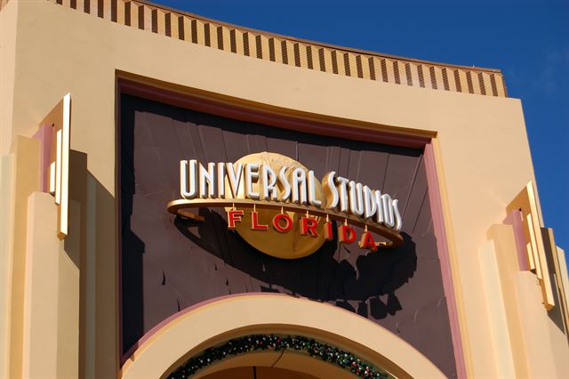 Universal Studios Florida entrance sign