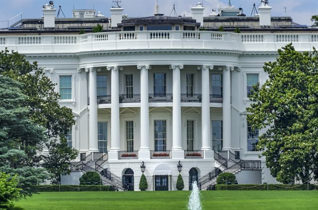 The White House and its fountain